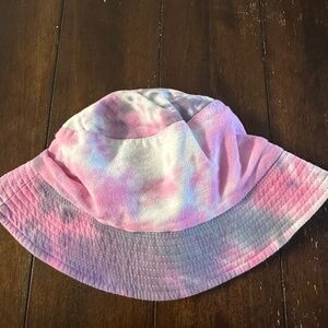 Buckethat reversible